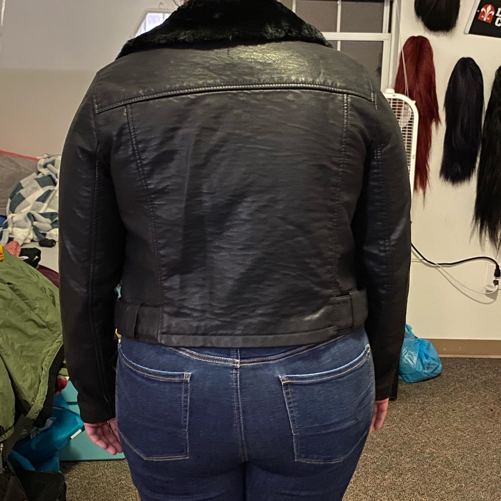 Leather jacket! - Picture 4 of 4